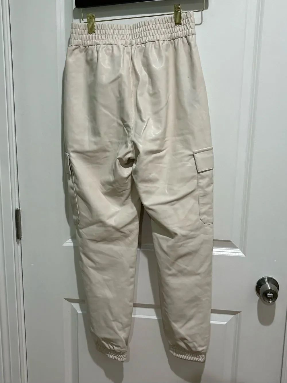 Abercrombie & Fitch Cream Vegan Cargo Joggers - Picture 2 of 7